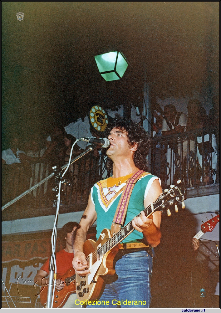 Fausto Leali in concerto in Piazza Buraglia 1981.jpeg