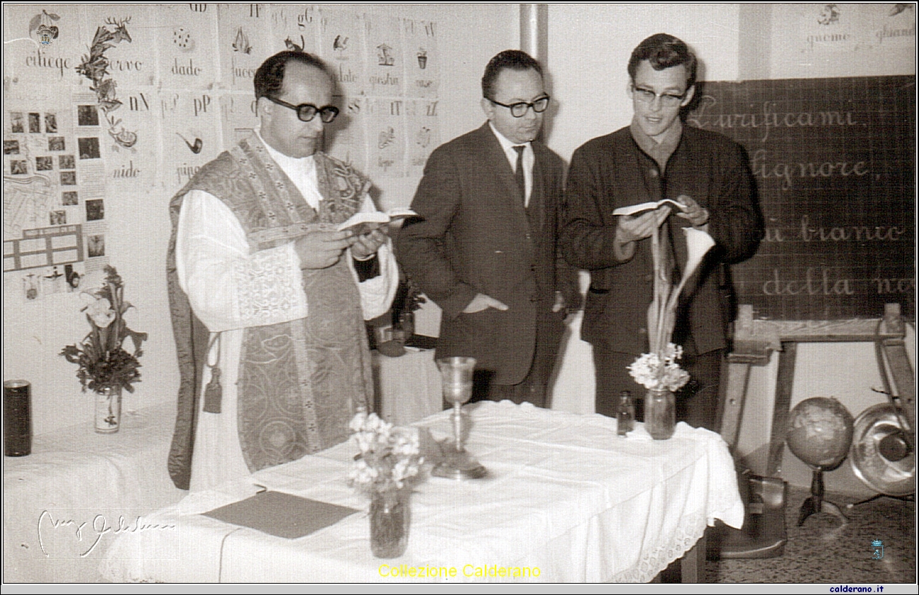 Padre Romualdo e Gioacchino Albanese per la celebrazione eucaristica nella scuola a San Basile.jpg