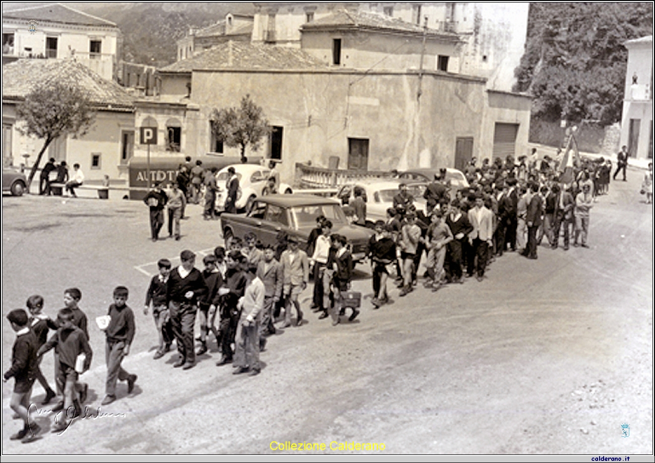 Scula media a passeggio.jpg