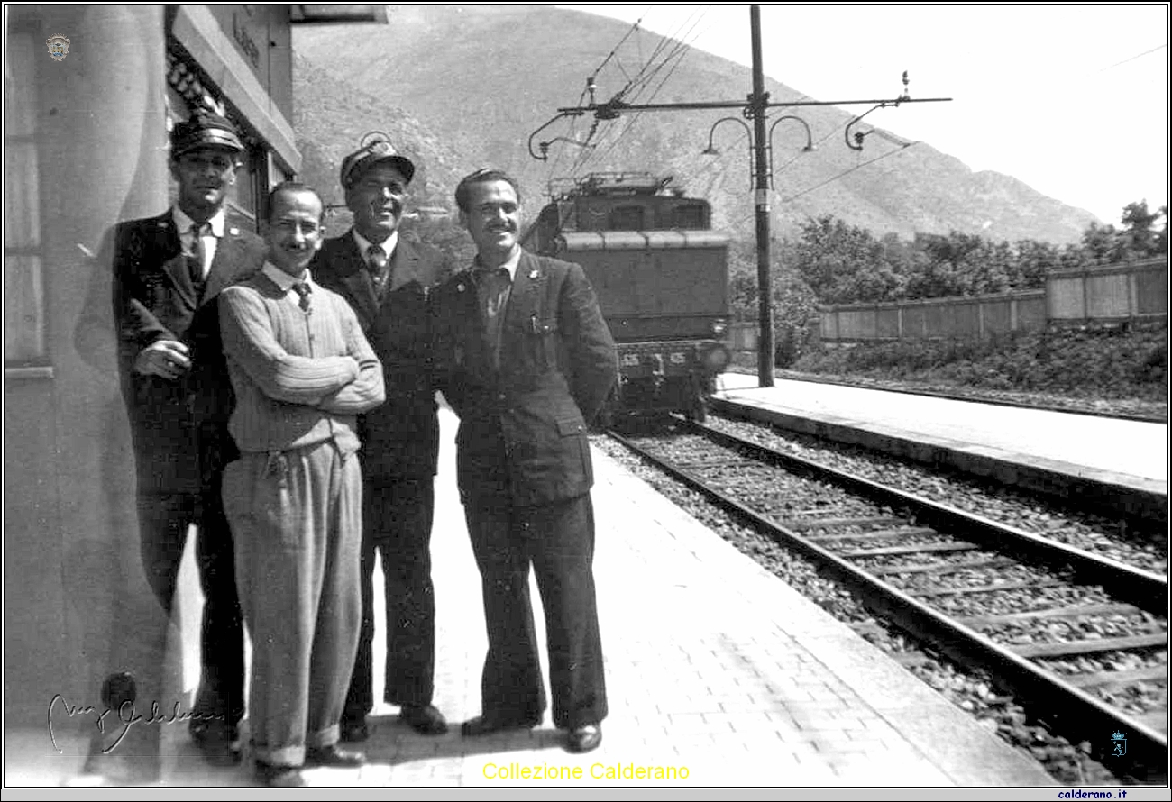 Ferrovieri alla stazione di Acquafredda.jpg