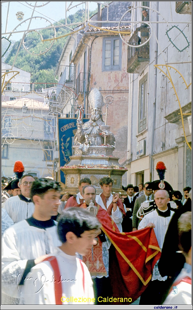 Padre Arrigo, Padre Bovenzi, Padre Vitantonio e Padre Salerno - Processione di San Biagio.jpg