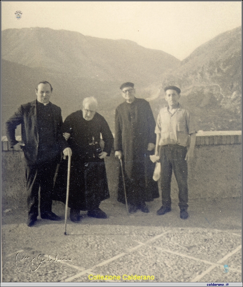 Padre Angelo, Don Domenico Dammiano e Giovanni Di Trani maggio 1969.jpg