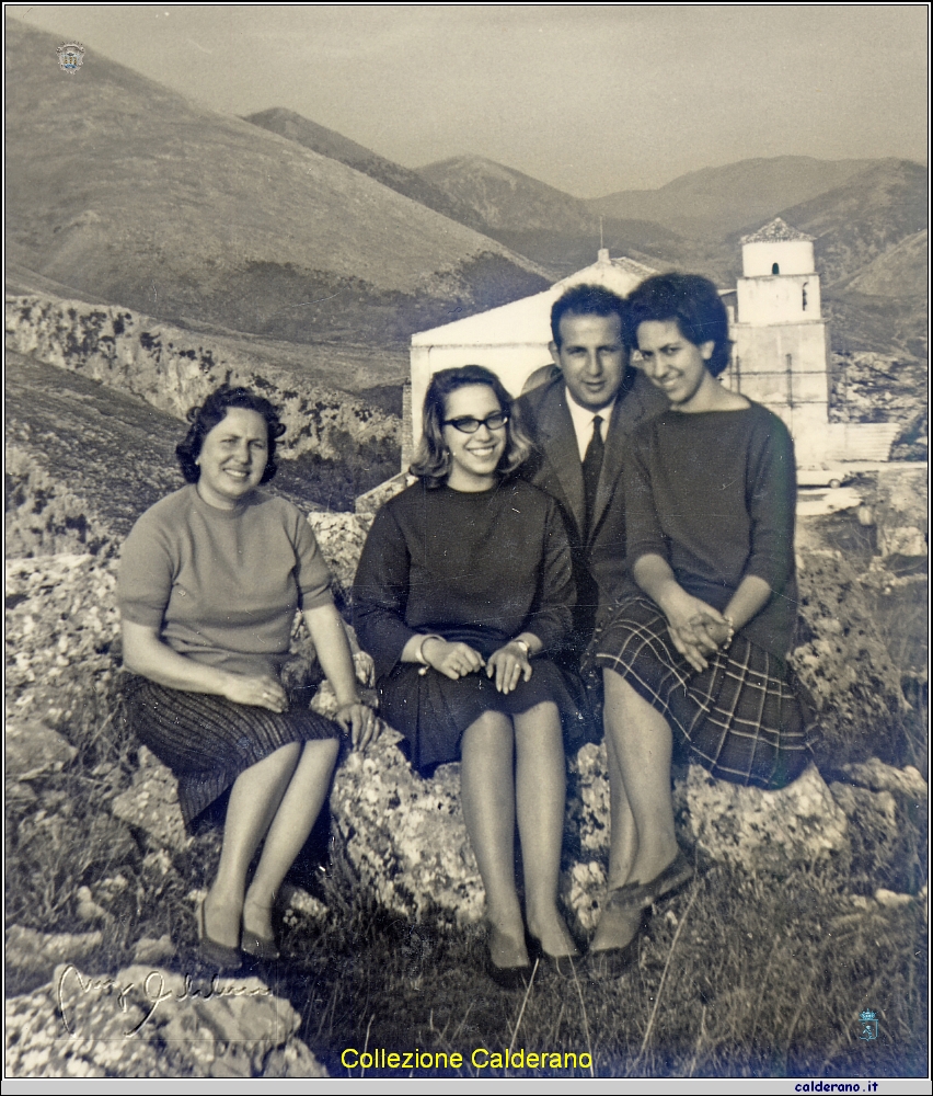 Raffaella, Maria Emilia, Arnaldo e Franca.jpg