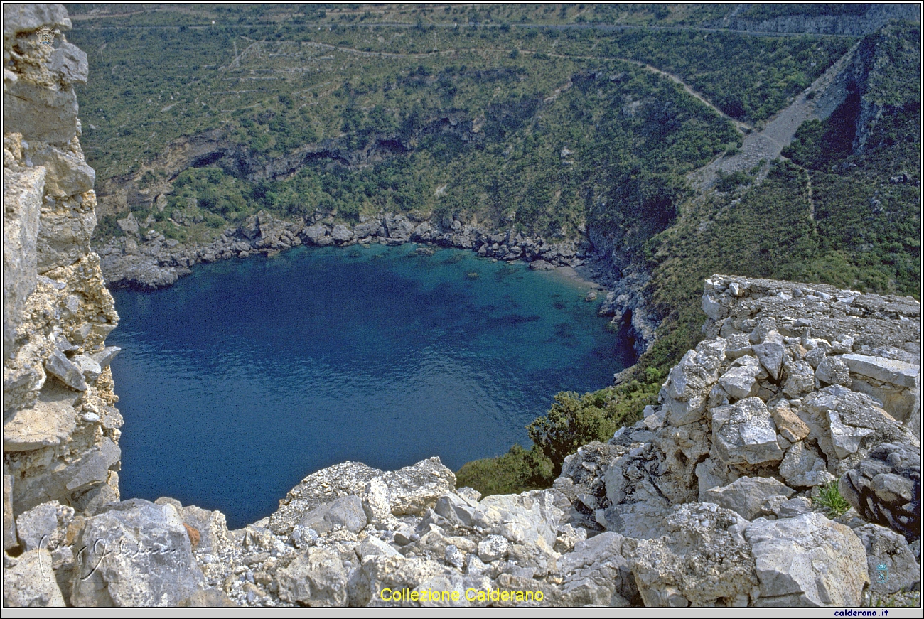 Valle d'acqua dalla torre Caina.jpg