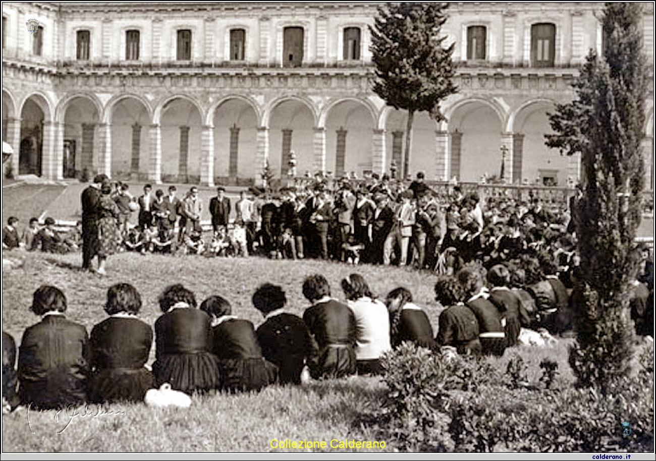 Gita scuola media alla Certosa di Padula.jpg