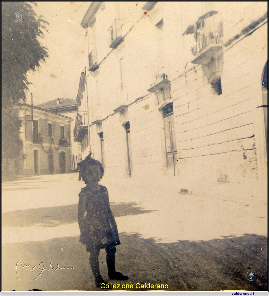 Maria Emilia in Via Mandarini 1949.jpg