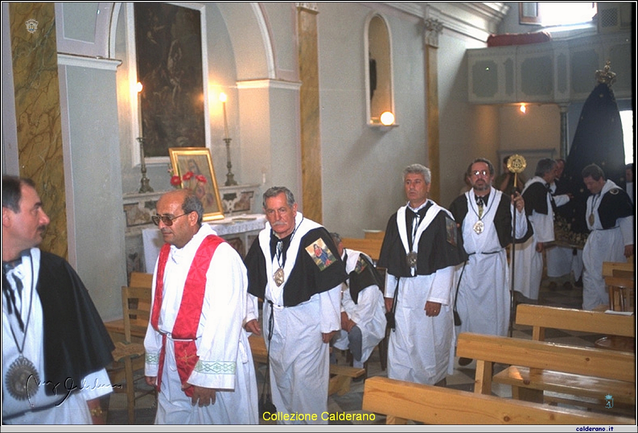 Processione dell'Addolorata - arrivo in Chiesa.jpg