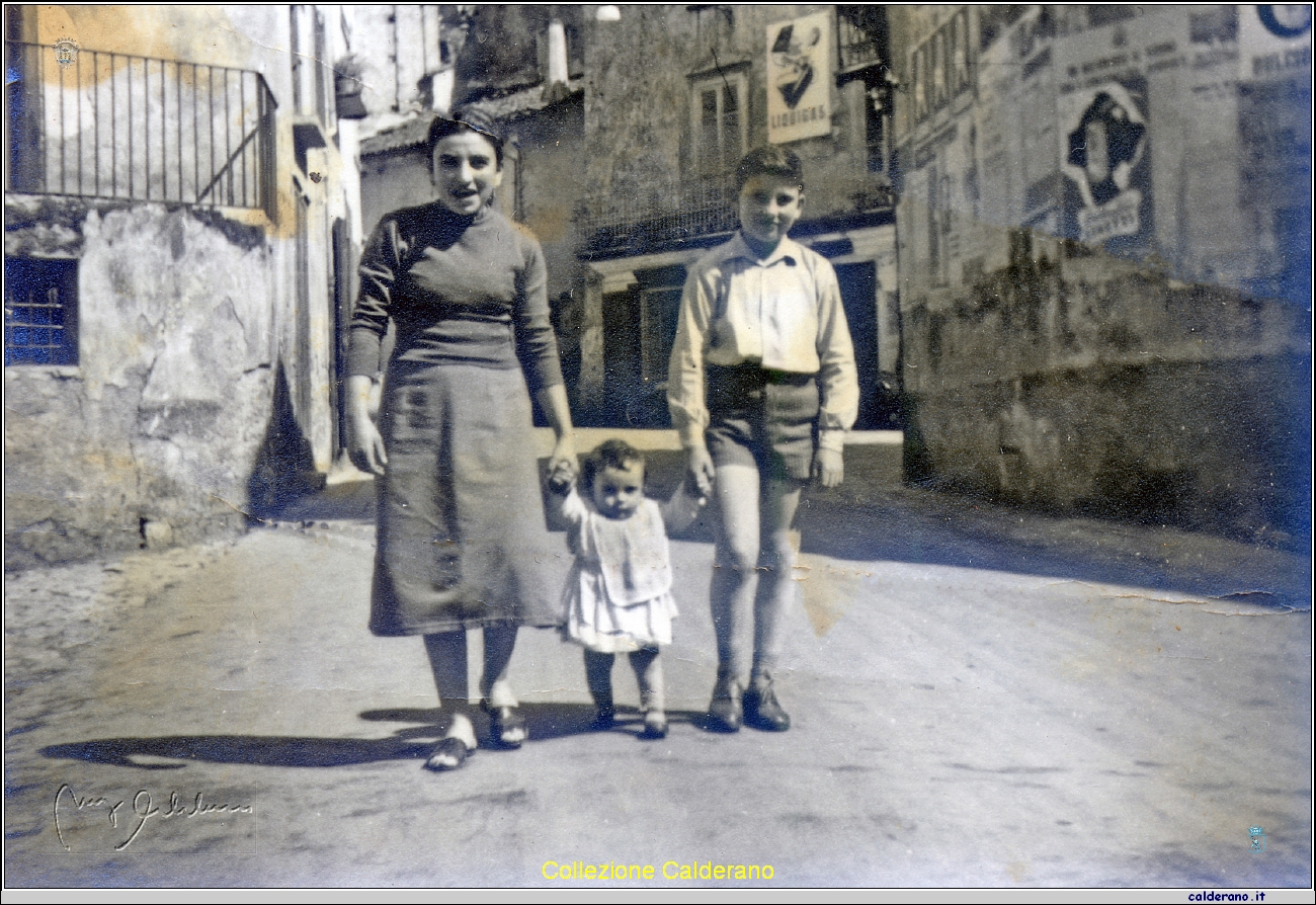 Carmela Avigliano Zietta prima della costruzione di Piazza Buraglia.jpg