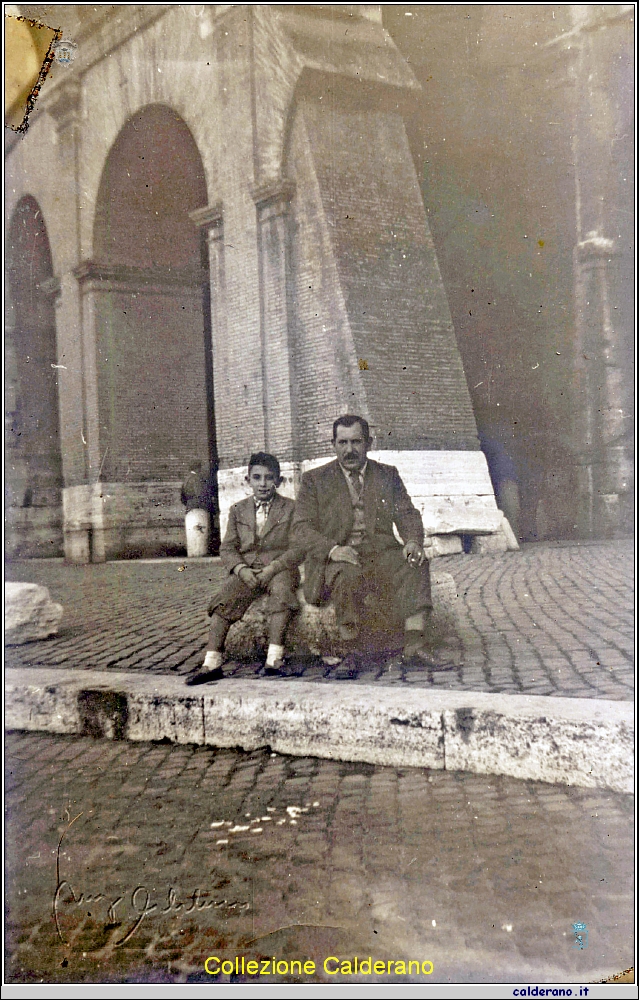 Con Papa' al Colosseo - 1955.jpg