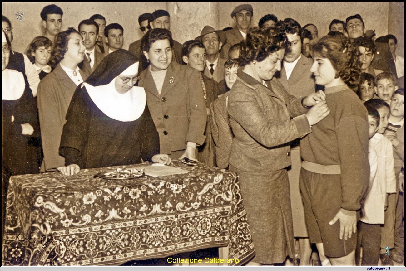 Premiazione al De Pino con Madre Fadda e Antonietta Burza.jpg