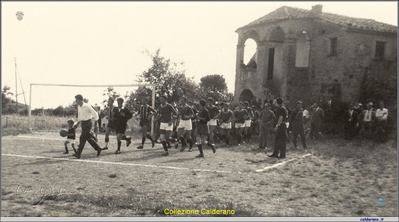 Calcio Maratea - Uscita dagli spogliatoi.jpg