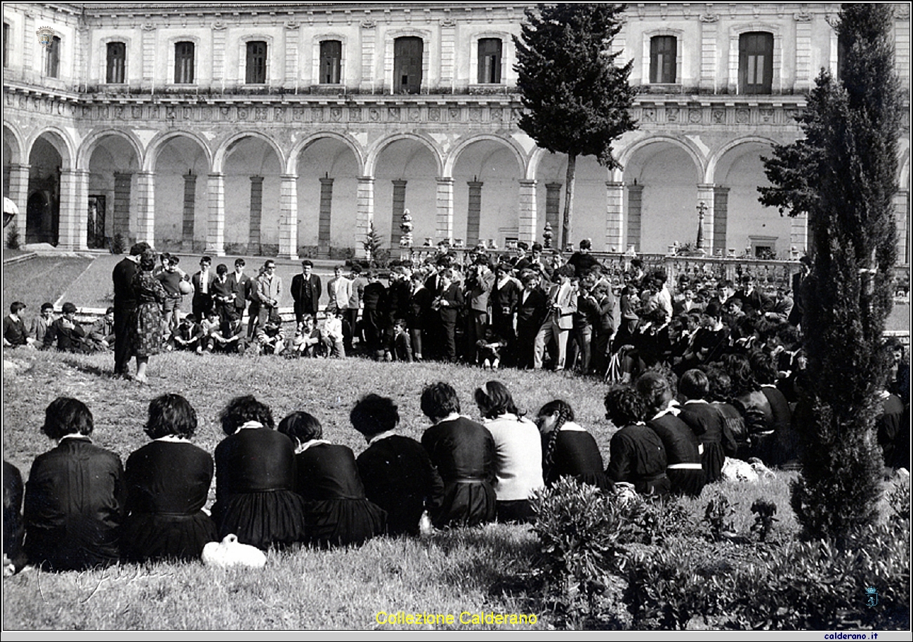 Scuola Media alla Certosa di Padula.jpg