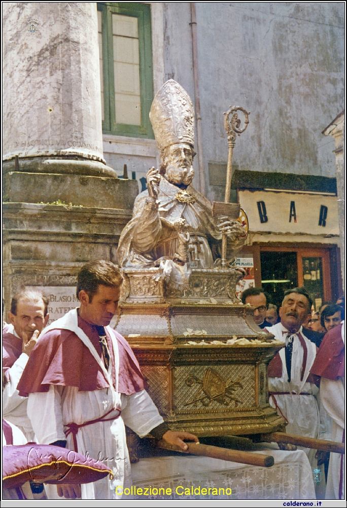 La Processione di San Biagio sosta all'Annunziata.jpg