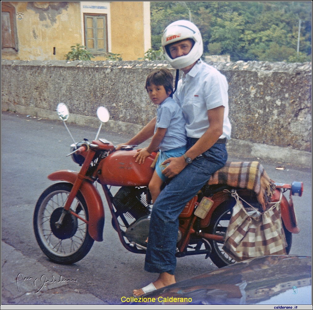 Andrea Scoppetta con la Guzzi Lodola.jpg