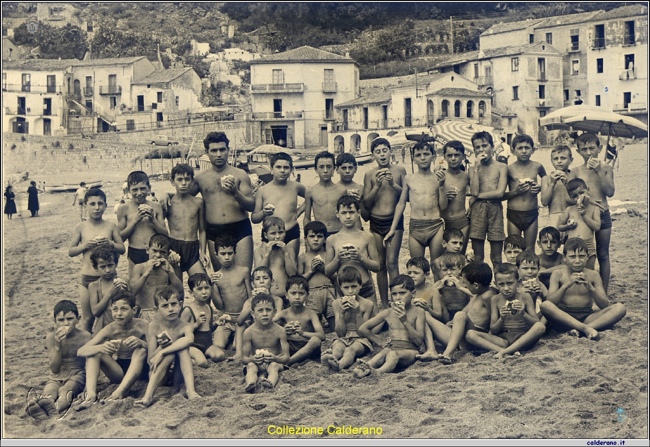 Estate 1959 Colonia Parrocchiale 1 con Antonio Martino Bagnino.jpg