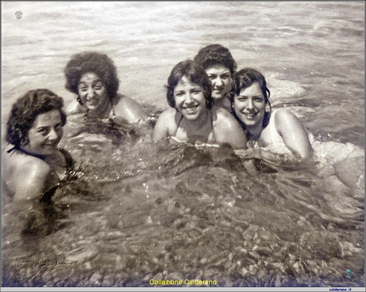 Emilia, Maria Pia, Maria Emilia, Adriana e Liliana - Estate 1959.jpg