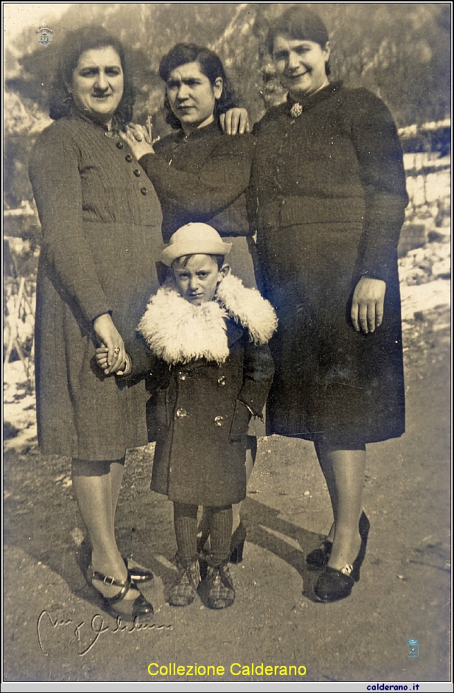 Fiorinella Gambardella, Giuseppina e Anna Liberatore e Franco.jpg