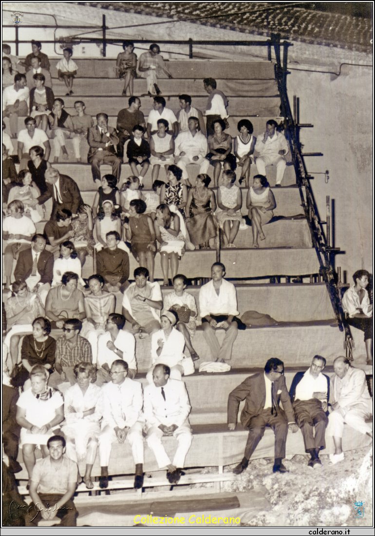 Concerto di Roberto Murolo nel Piazzale Chiesa Madre.jpg