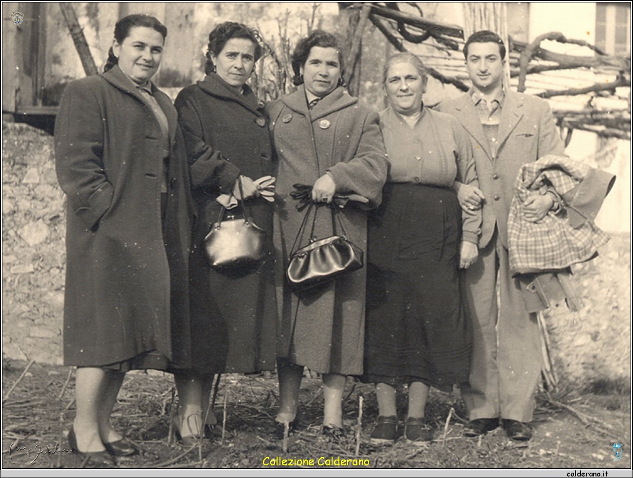 Maria Mazzeo, Alfonsina e Giuseppina Liberatore, Luigina Pesce e Antonio Gambardella di Menuccia.jpg