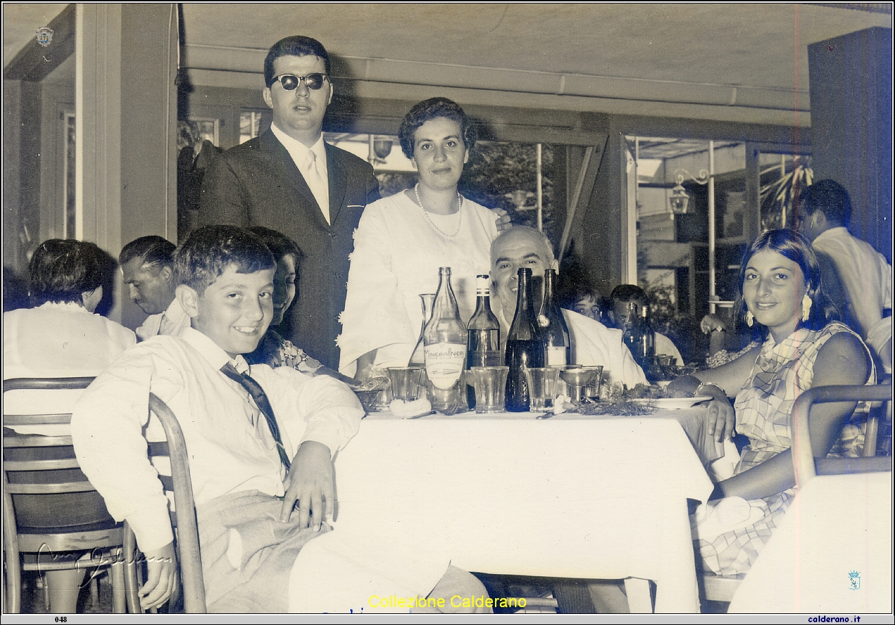 Matrimonio di Domenico Limongi Fioravante e Eliana Carluccio con Umbertino, Gigino e Maria Avigliano - 1967.jpg