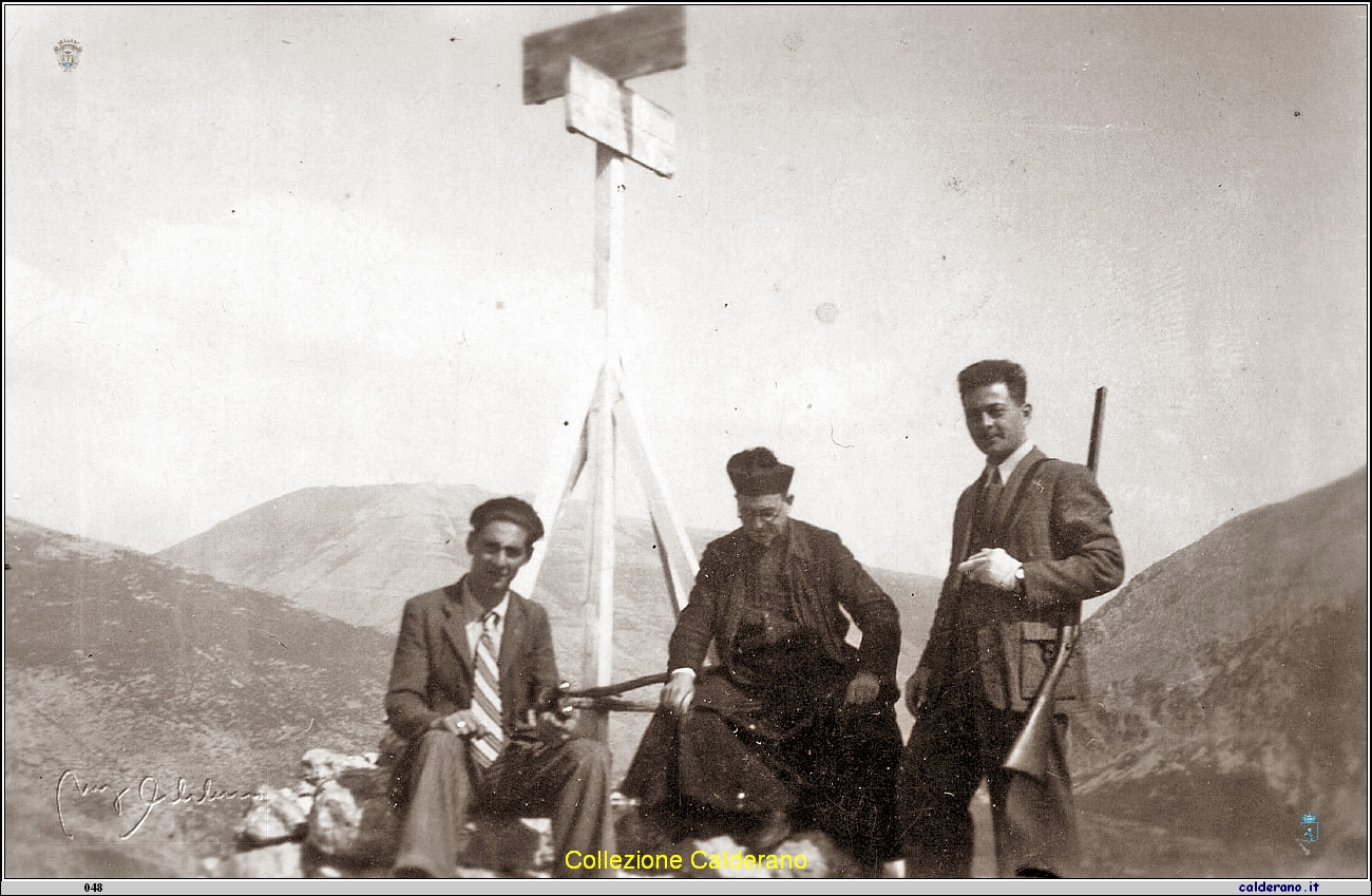 Punto trigonometrico dove sara' sistemata la croce al Castello - 1940i.jpg