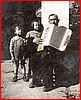 Luigi Liberatore con i figli Antonio e Fernanda.jpg