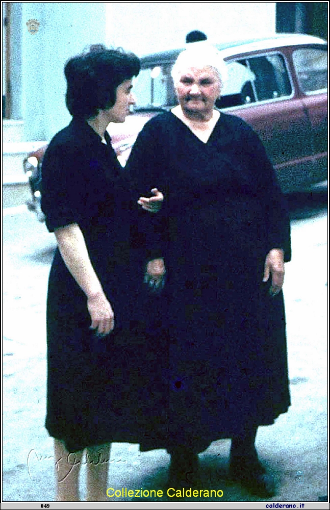 Carmela Avigliano Zietta e la Mamma Mariuccia.jpg