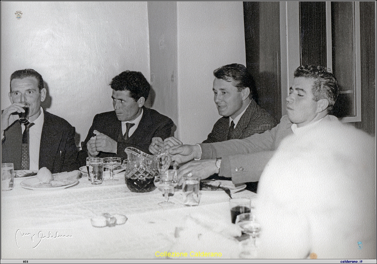 Cena per la fine della costruzione del Cristo 1965 5.jpg