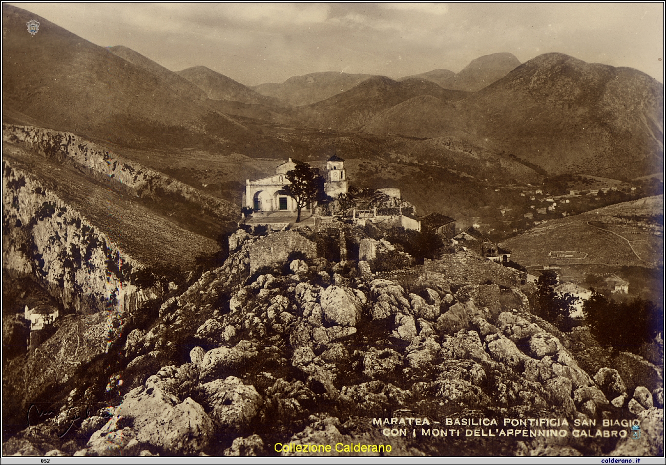 Cartolina - Basilica Pontificia San Biagio con i monti dell'Appennini Calabro - 1940.jpg