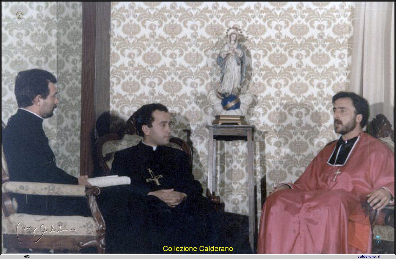 Teatro con Padre Mario e Cardinale Bruno.jpg