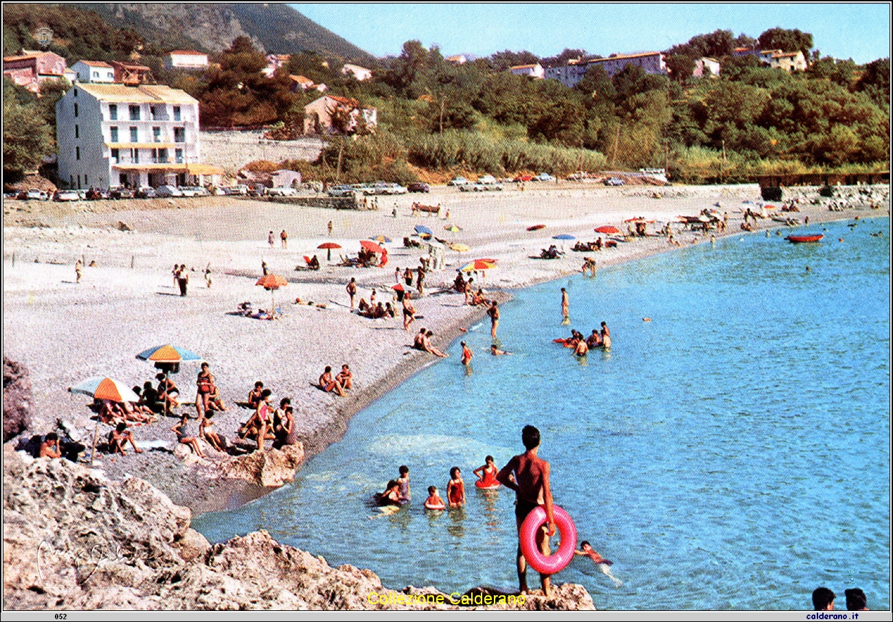 cartolina - La spiaggia di Fiumicello .jpg