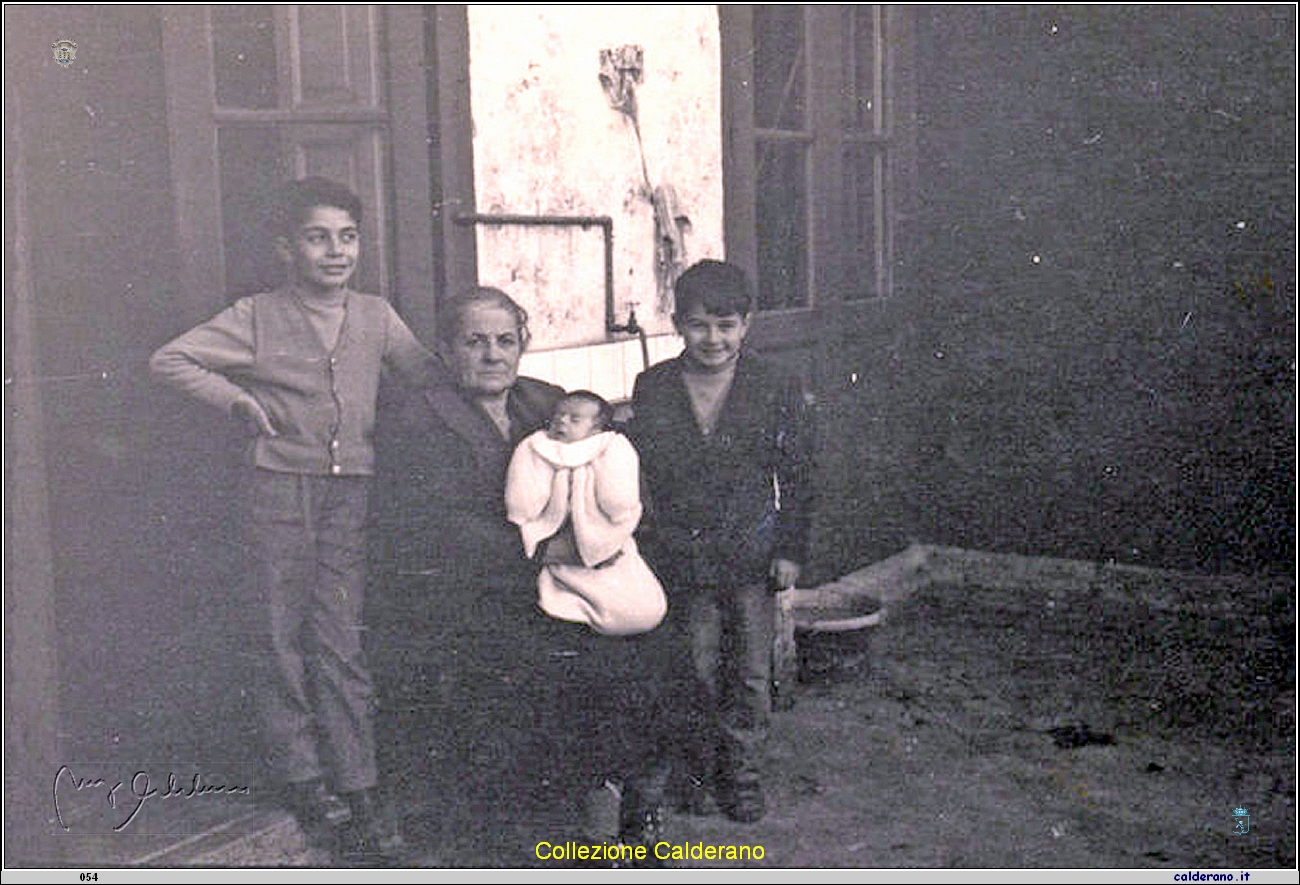 Michele e Gianfranco D'Alascio con la Nonna Nina.jpg