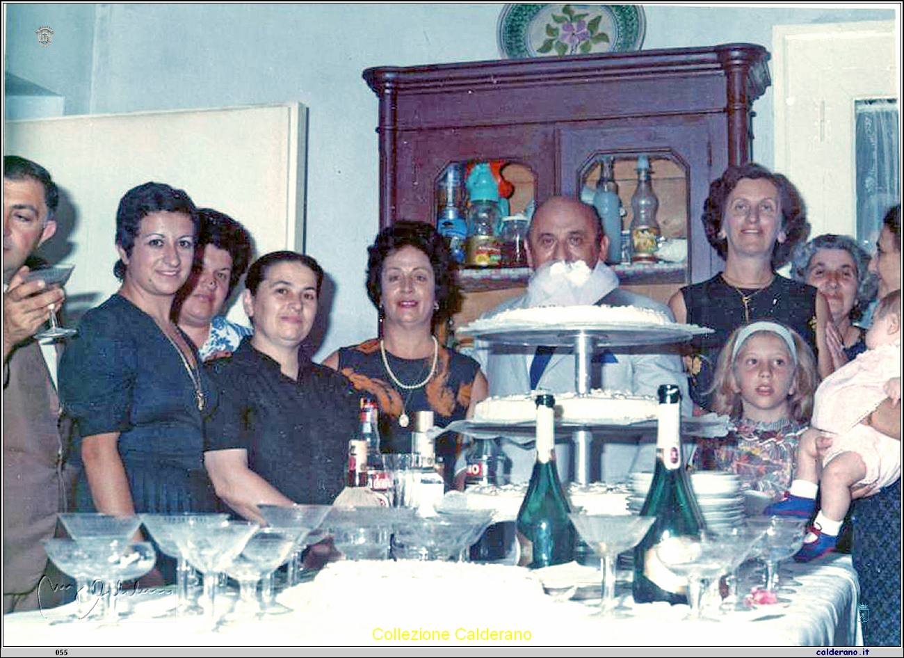 Cesare D'Alitto, Carmelina Mazzeo, Maria Mazzeo, Antonietta Burza, Aristide Limongi e Ione Limongi con la figlia Ornella.jpg