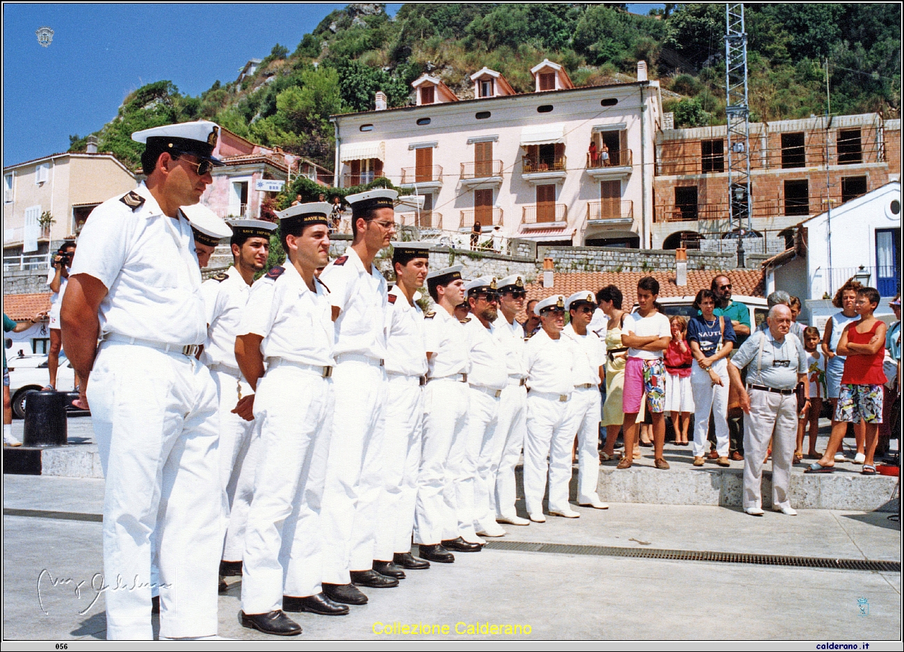 Equipaggio della Nave Impavido al Porto.jpg