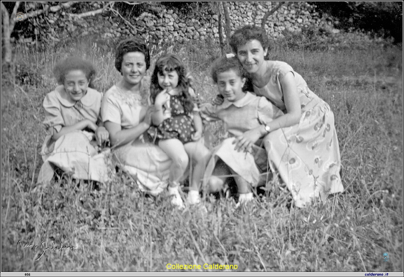 Maria Pia, Emilia, Chantal, Marirosa e Pinuccia 1959.jpg