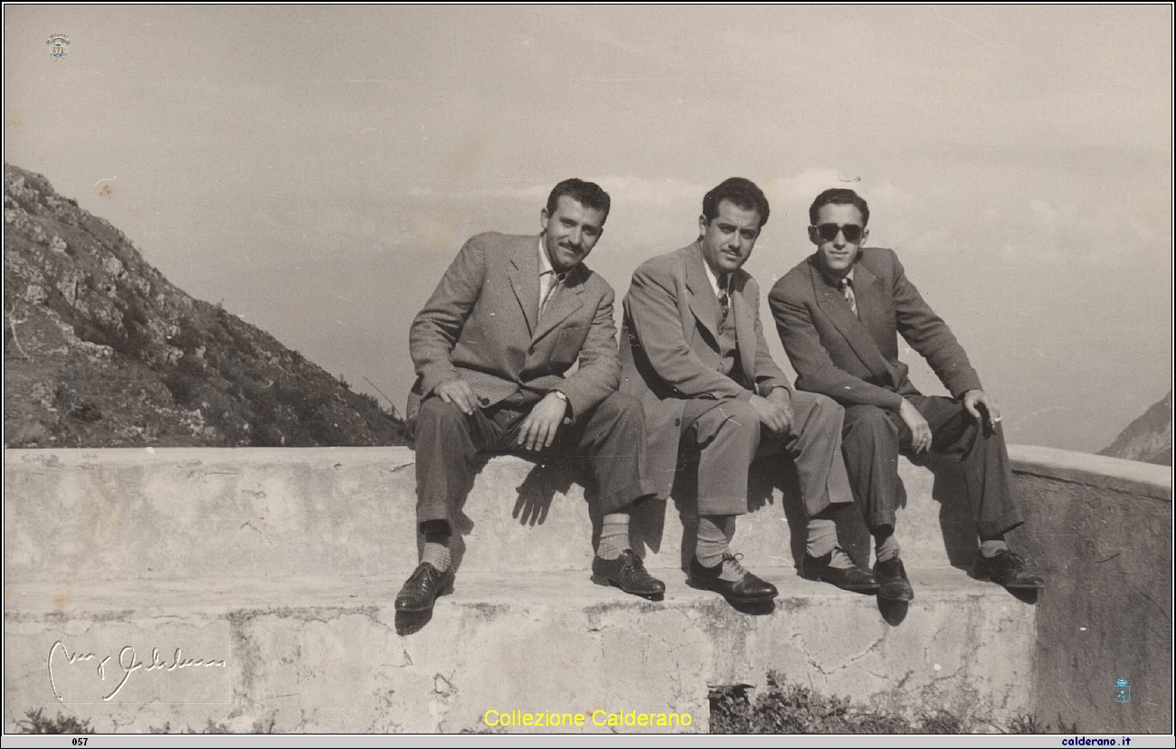 Giovannino, Luigino e Franco al Castello 10 maggio 1955.jpg