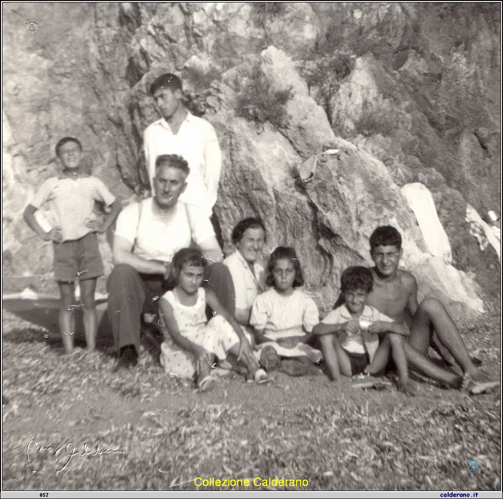 La Famiglia di Biagio Schettino di Vittoria sulla spiaggia.jpg