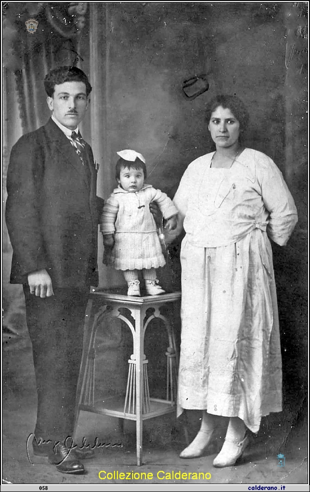 Andrea Maimone, Palmira e Teresa Monteleone 1926.jpg