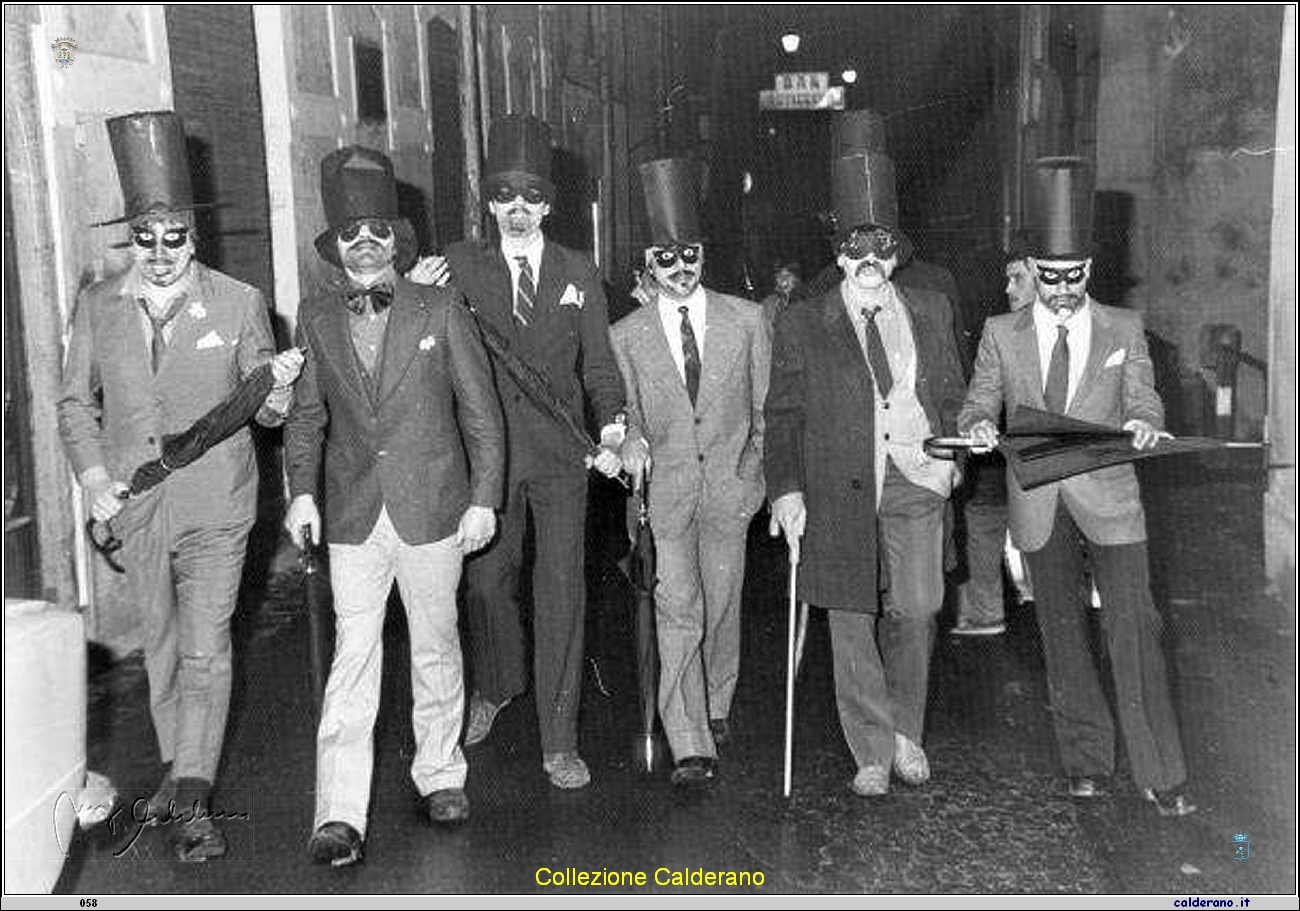 Carnevale 1981 - Mario Spagnuolo, Antonio Spagnuolo, Andrea Maimone, Biagio Santamaria, Giancarlo Polisciano e Mario Sorice..jpg