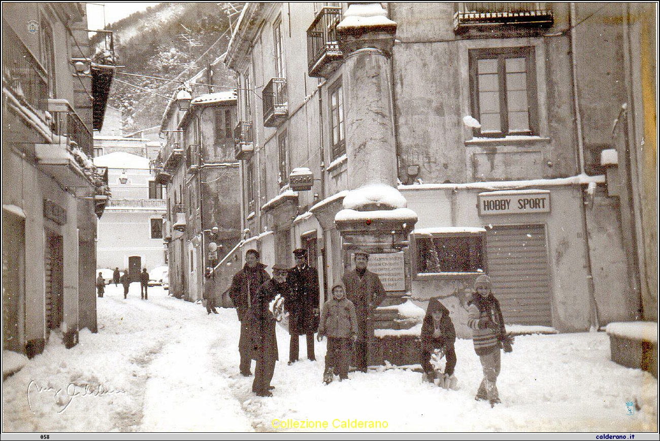 Neve in via San Pietro 1982.jpg