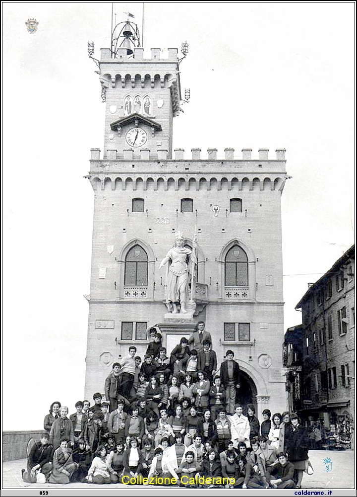 Classe 3A-B e C in gita a San Marino 1975.jpg