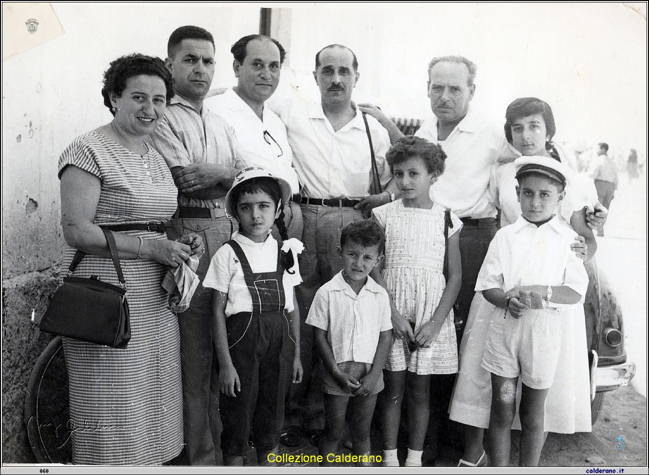 Gita a Praia a Mare con Maria, Pasquale, Antonio, ----, Felice, Maria Antonietta, Rosellina, Manlio, Linda e Sergio 15 agosto 1957.jpeg