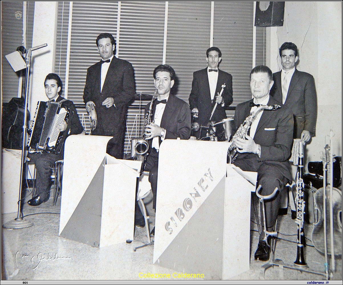 Franco Liberatore con l'orchestra Siboney.jpg