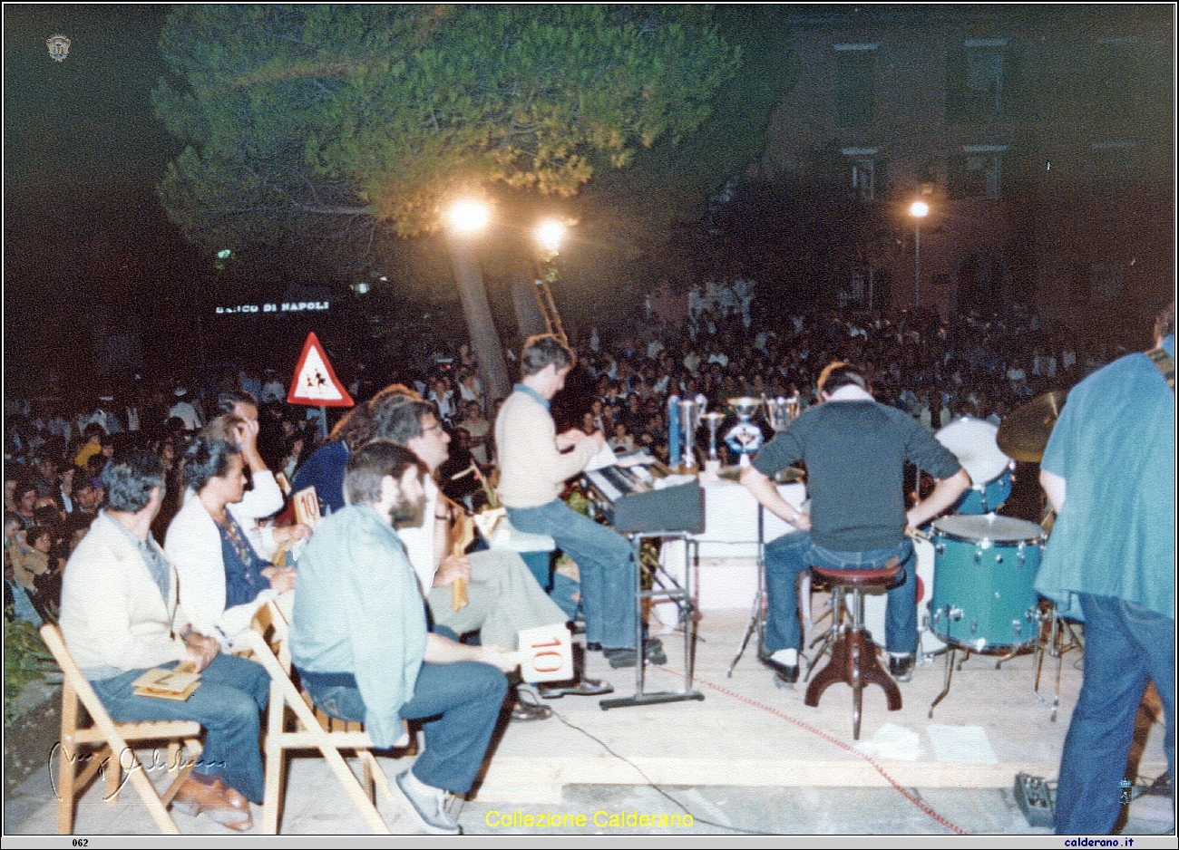 L'orchestra con Franco Rizzo e i Fratelli Tasca 1979.jpeg