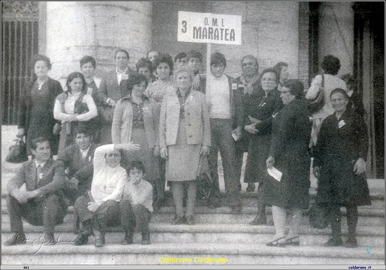 Gruppo di fedeli a Roma.jpeg