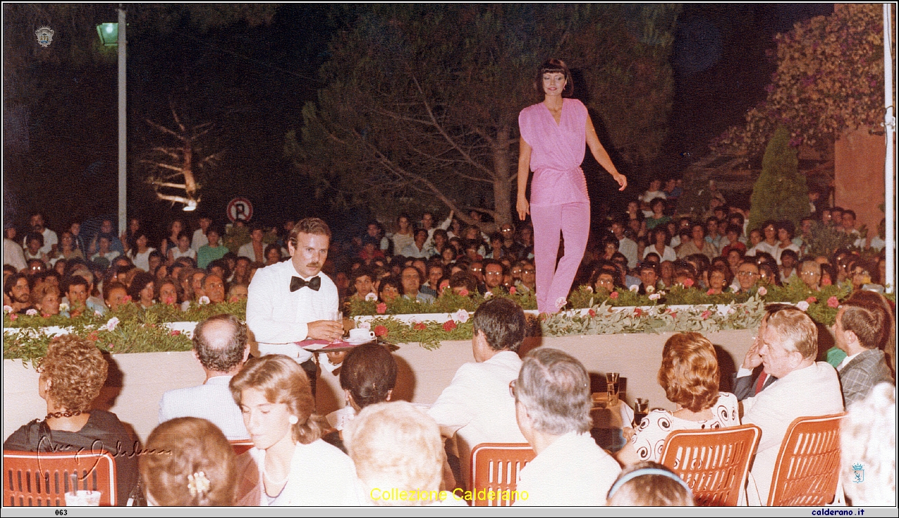 Moda e Mare Piazza del Gesu e Scescello 1985.jpeg