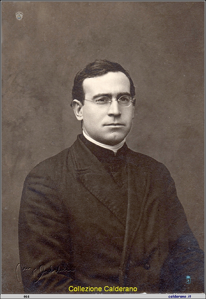 Don Domenico Dammiano - giovane Sacerdote.jpeg