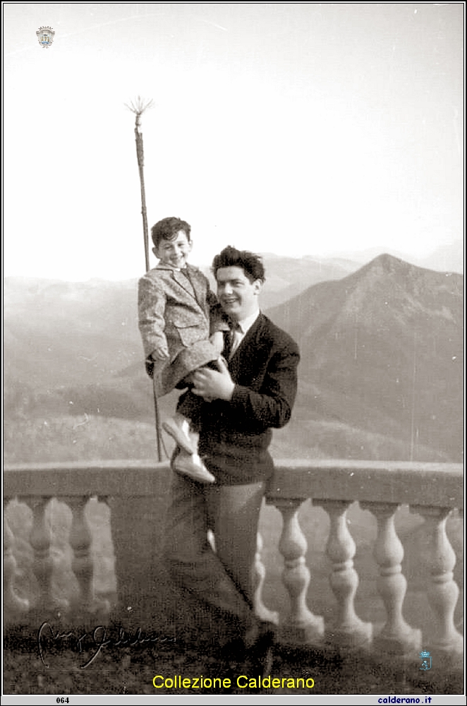 Piercarlo Giaretto alla croce al Castello 1955.jpg