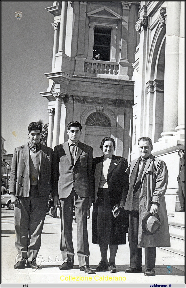 Famiglia Talarico - Pompei 28-2-1960.jpeg