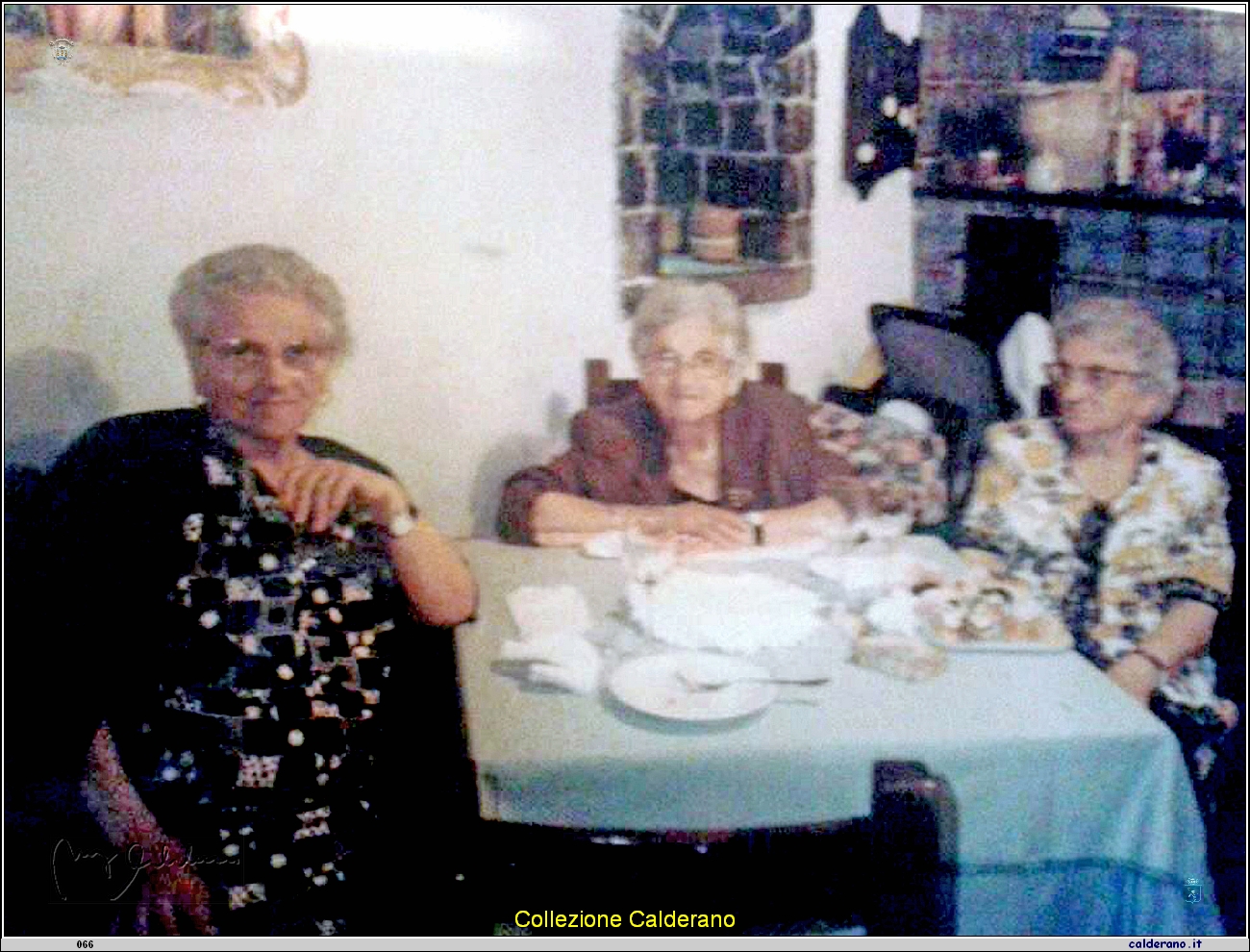 Le tre sorelle Beatrice, Stella e Zietta Avigliano.jpg